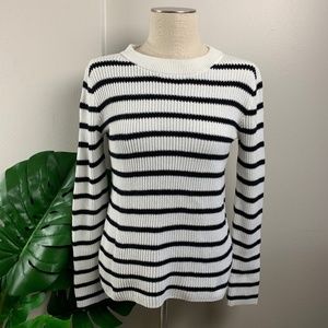 Black & White Striped Crew Neck Sweater, size M